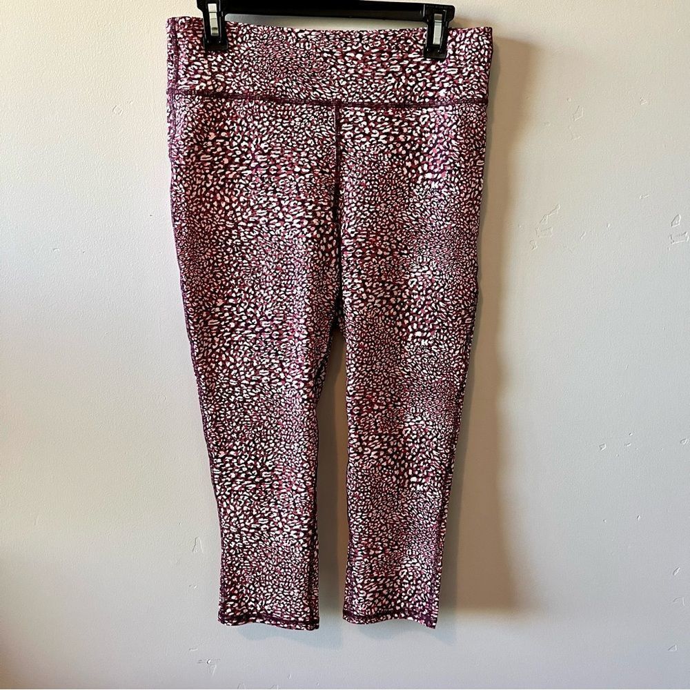 GAP Fit Animal Print Cropped Leggings Size Medium